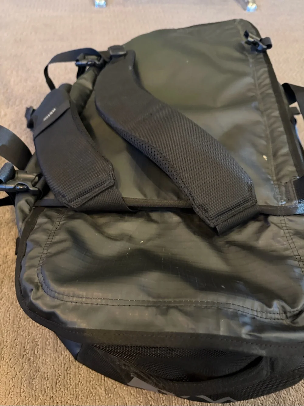 REI Co-op Black Men's Messenger Sling Pack